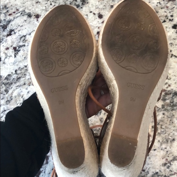 Guess wedges/heels - Picture 4 of 4